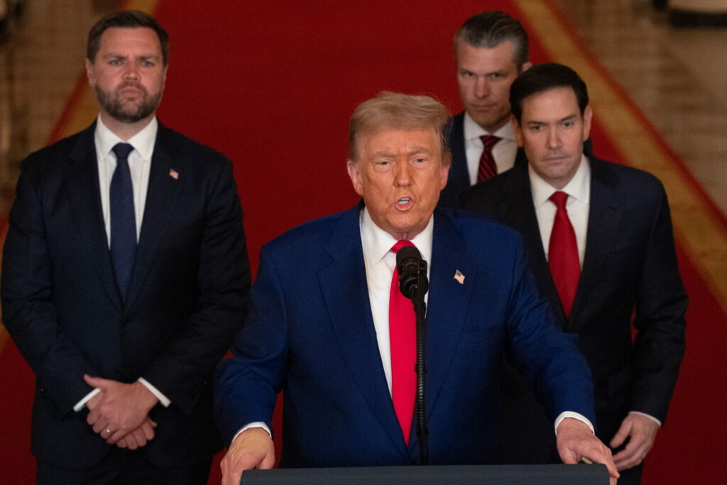 Trump pede 1,3 biliões de euros para orçamento da defesa em 2027